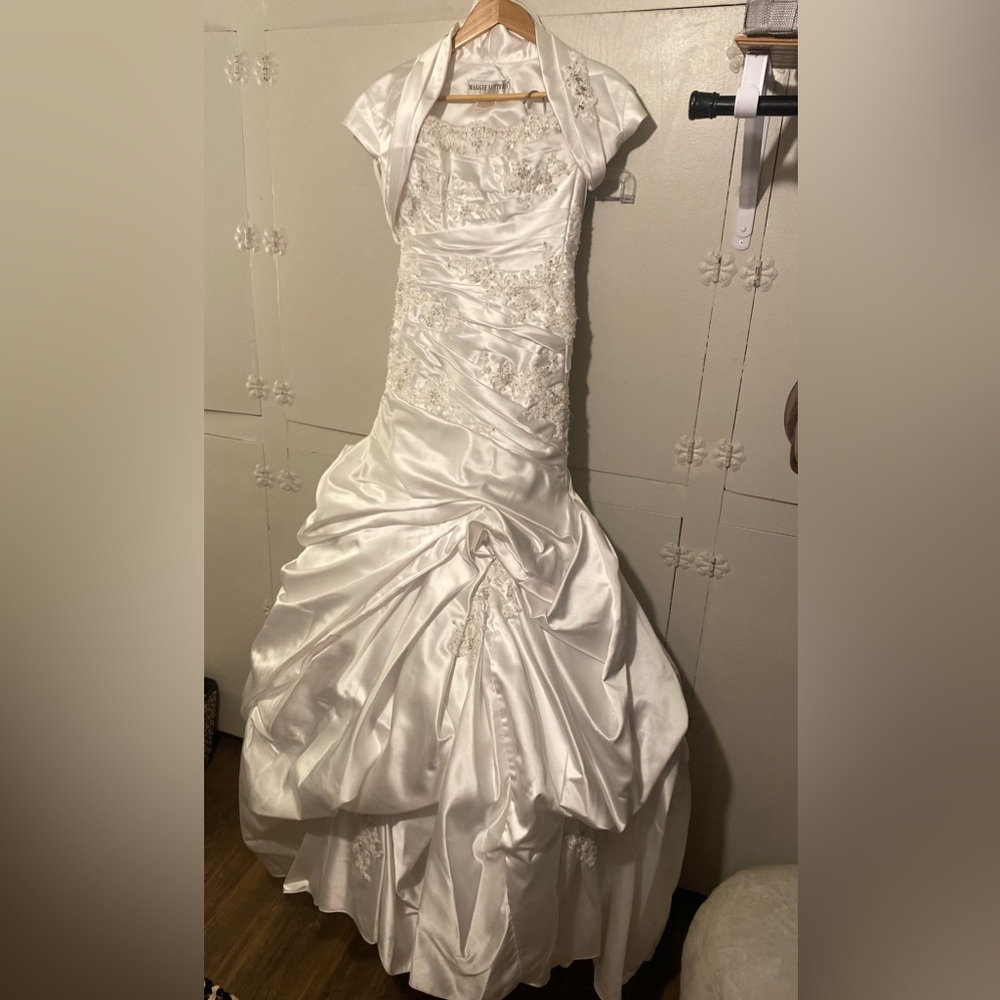 Wedding dress - Picture 5 of 6